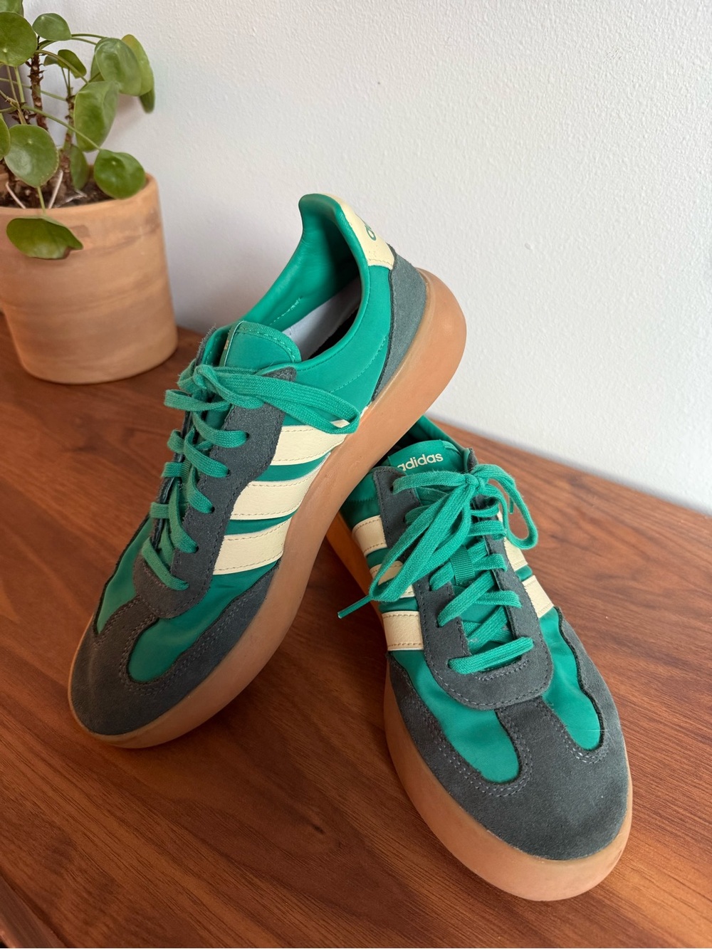 Adidas Green Gum Sole Sneakers – Men’s 8.5 / Women’s 10